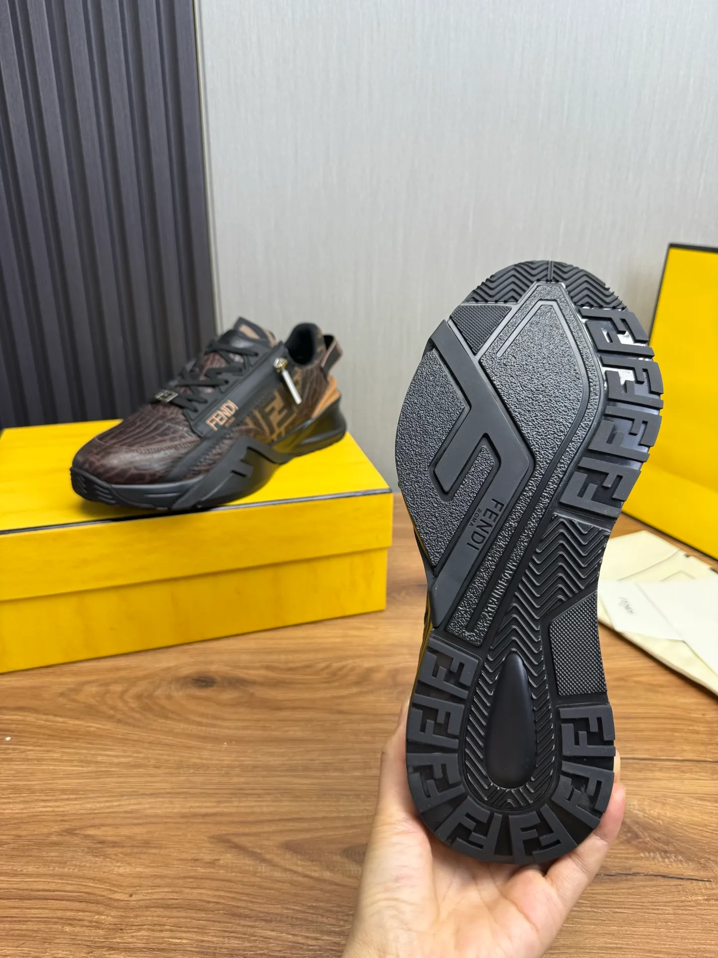 Men's men's shoes 💰620💰 Fendi [Fendi] hot style is on the market 🔥Fashionable casual men's shoes 🔱 Made of original brand fly-knit fabric. Original cowhide + breathable mesh lining + sheepskin feet, perfect shape, top quality, you deserve it 🔜Original rubber outsole, ultra-light, non-slip and wear-resistant 👣 Standard size 38-44